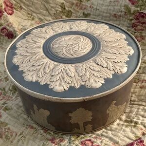 Vintage blue & white fruitcake tin